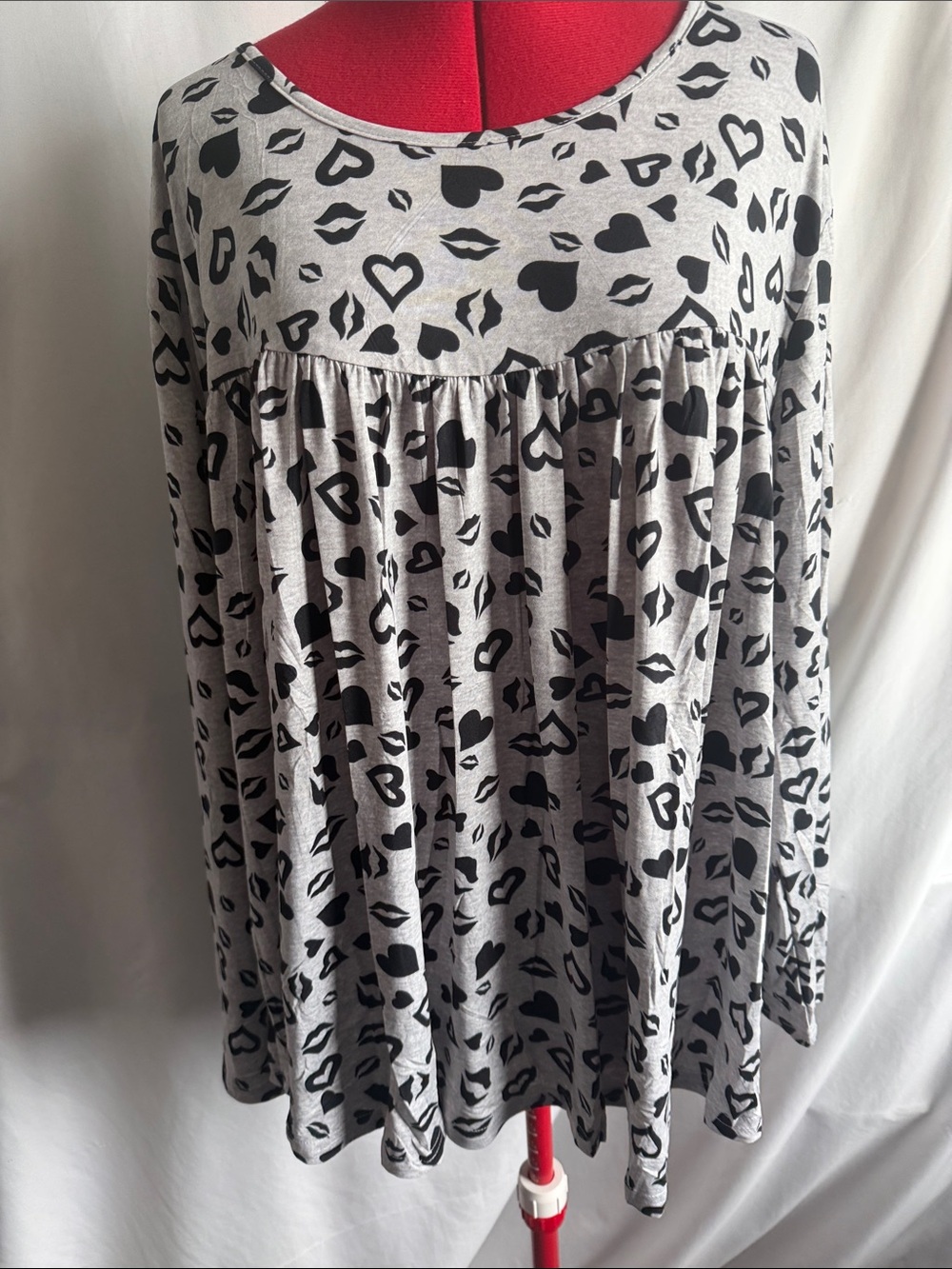 Gray and Black Heart & Lips Swing Top